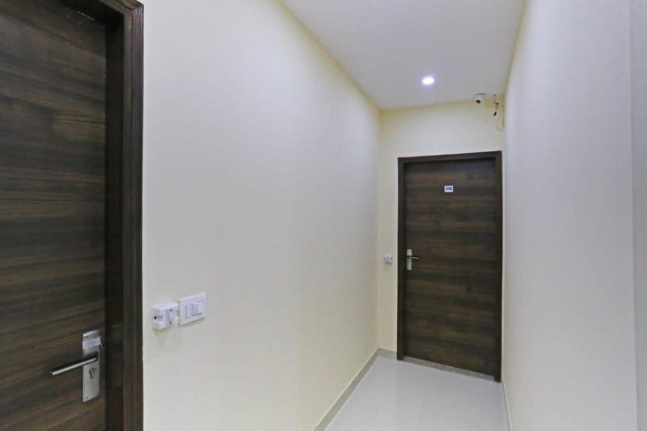 Hotel Mannat Bhera Enclave New Delhi Extérieur photo